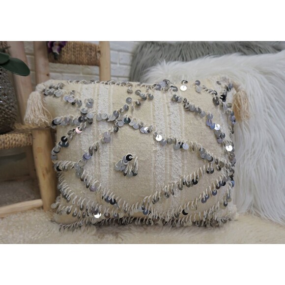 Moroccan Vintage Pillow: White Handira Wedding Blanket 03YS00632 - Picture 1 of 10